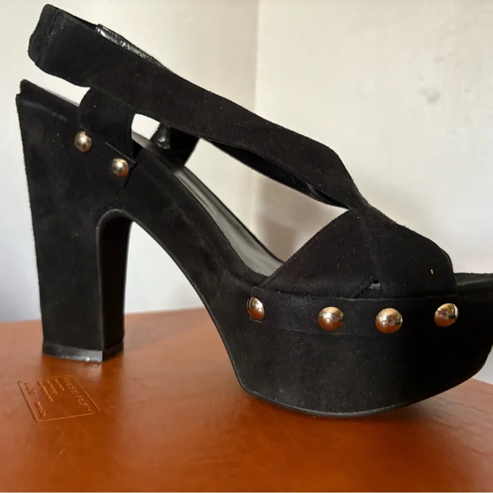 Stephane Kelian Black Platform Sandals with Metallic Accents - Picture 5 of 12